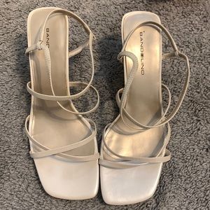 Kitten heels sandals